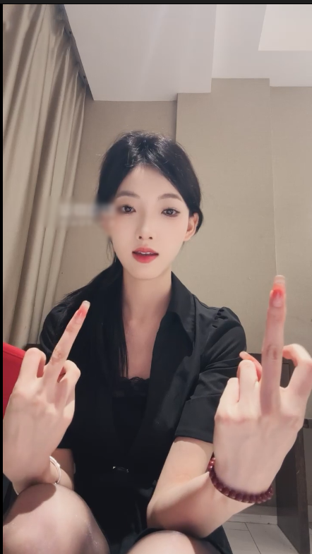 玩物直播千千s-250717 女s开发成母狗【1V】【905MB百度云】