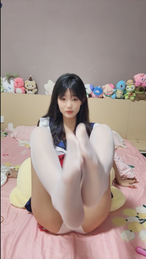 玩物直播婉晴-250722 第一视角灯【1V】【353MB百度云】