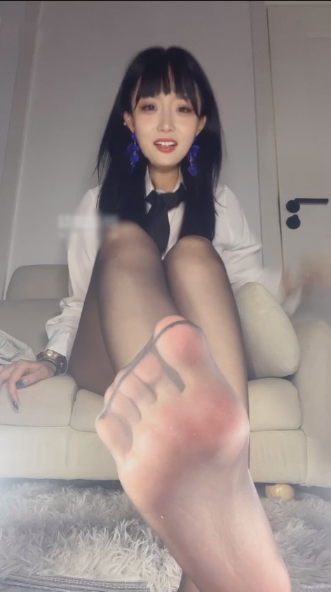 玩物直播酥酥-250713 绿帽短小辱妻【1V】【226MB百度云】