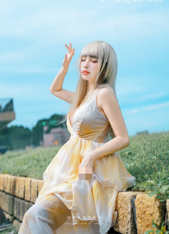 慕慕Momo毛毛喵⭐高颜值COS作品(随风飞舞)+被摄影师操 【51P3V2.3G】
