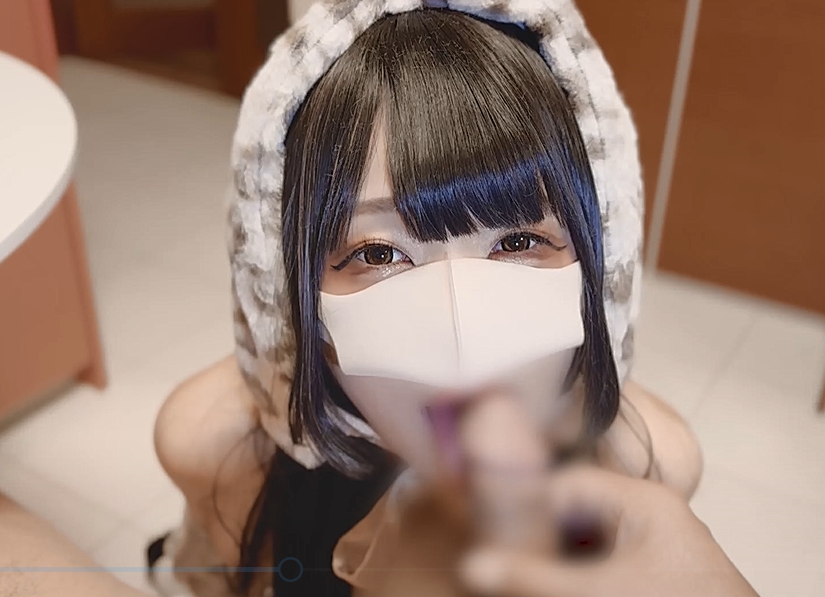 echiechimykano你是否想要,一个女孩穿着如此性感的衣服突然过来吮吸你的阴茎