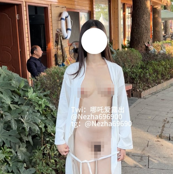 【推特@哪吒】 合集 人前露出萝莉福利姬