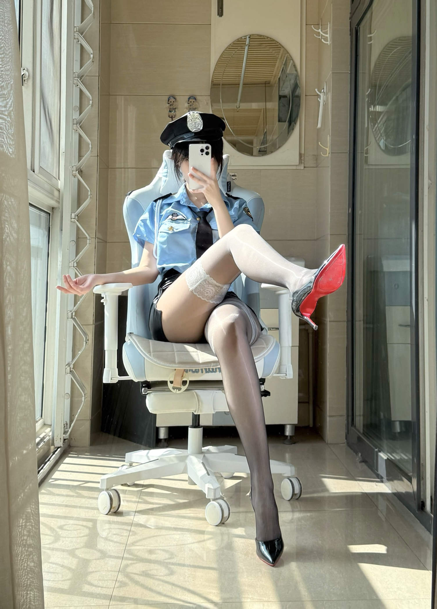 【新】抖音菜宝（不可爱羚）-高价定制女警制服黑丝白丝【48P+8V】【1.14G百度云】