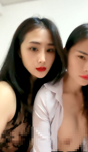 1255 姐妹情趣内衣露脸互扣大秀