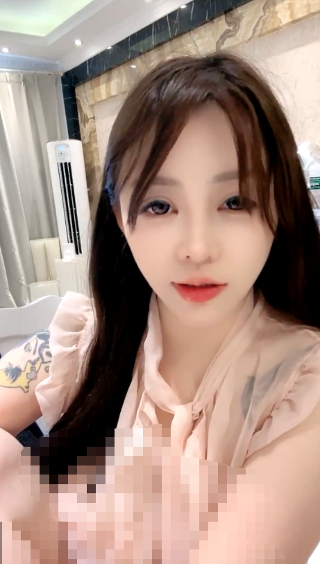 1316 完美颜值巨乳女神『炸土豆』自慰喷水大秀