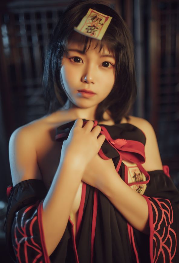 七月喵子 - 小僵尸 【22P179M】