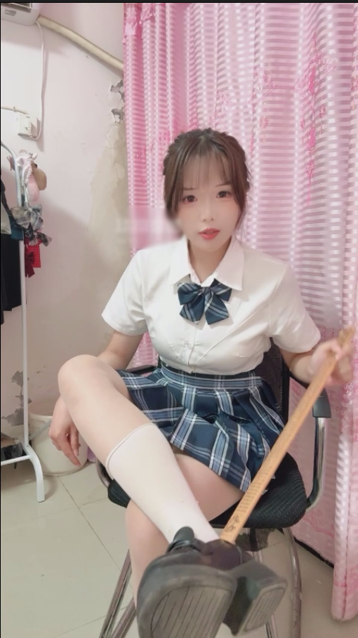 玩物直播悠悠-250731 第一视角-学姐羞辱贱狗学弟【1V】【879MB百度云】