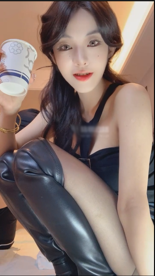 玩物直播不知名美女-250803 开发70后高管【1V】【668MB百度云】