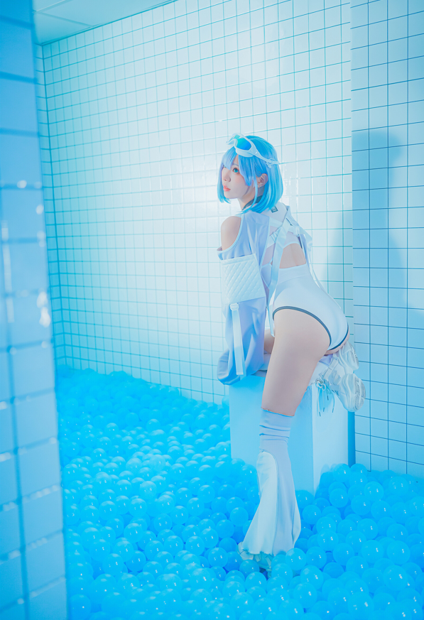 ElyEE子 NO.177 2025年06月订阅 June Set B Clear Blue Drift 【33P4V71M】