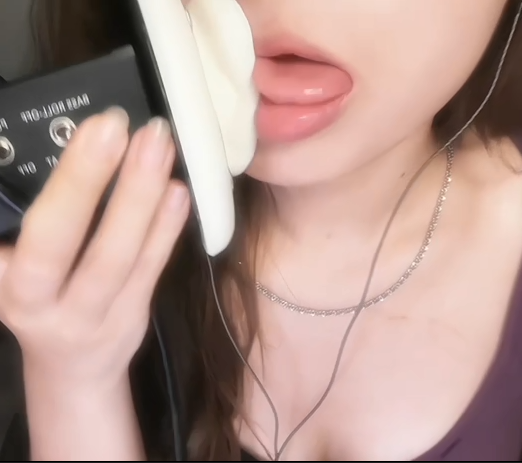 眠桑  8月 烧烧的舔耳 1V157M百度盘