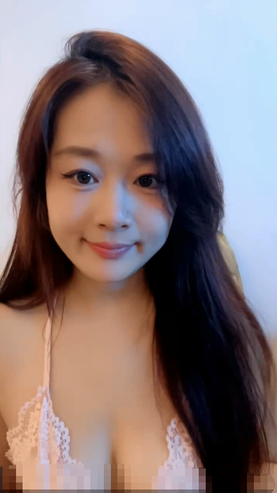2049 很有骚劲的纯情大表姐上才艺，火辣激情脱衣艳舞