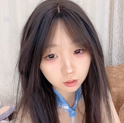 新人学妹 绿转黄！【05洛丽塔】可爱娃娃脸 妙曼身材 抠逼