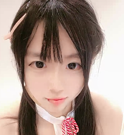 【菠萝果酱】双马尾黑丝露脸小粉逼极品尤物的诱惑，软嫩坚挺的骚奶子自己揉捏，撅着屁股发骚打屁股