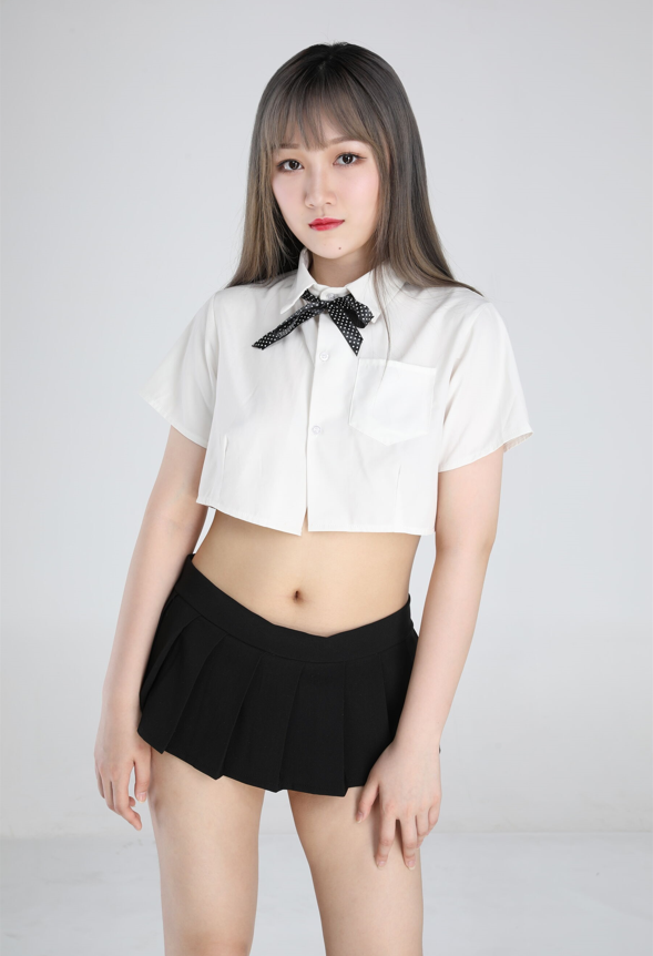 行X高颜值长腿少女 Yoyo(张雨婷) 大尺度人体私拍套图【325P878M】