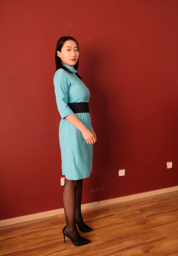 丰满空乘御姐 国模 红墙大熊 大尺度无水印 人体私拍套图 【880P1.76G】