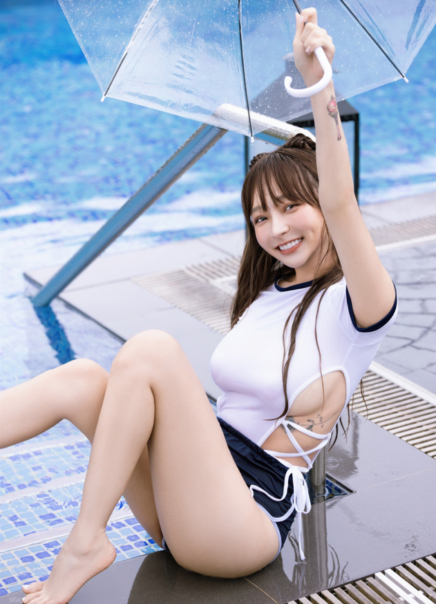 台湾E杯女神 林襄Mizuki 写真集 襄水III 【53P218M】