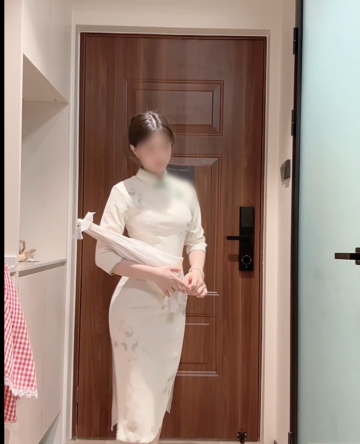 推特极品嫩妹-以安（小乔）-9月定制裸舞福利（13V,571M）