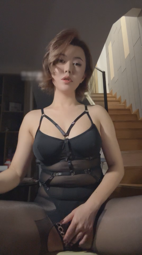 玩物直播Femdom奎茵-250721 狗儿子被魅魔妈妈支配取乐，奉献一生【1V】【554MB百度云】