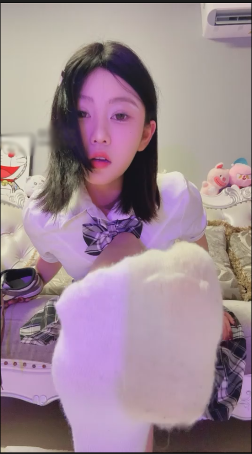 玩物直播南京小小-20250201 红绿灯学妹的白袜羞辱【1V】【655MB百度云】
