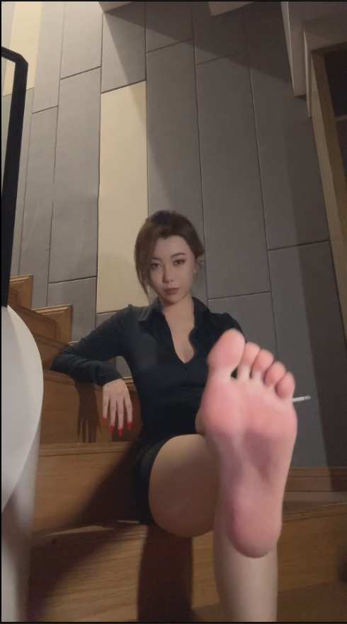 玩物直播Femdom奎茵-250814 权力游戏剧情邪恶女上司调教下属【1V】【702MB百度云】