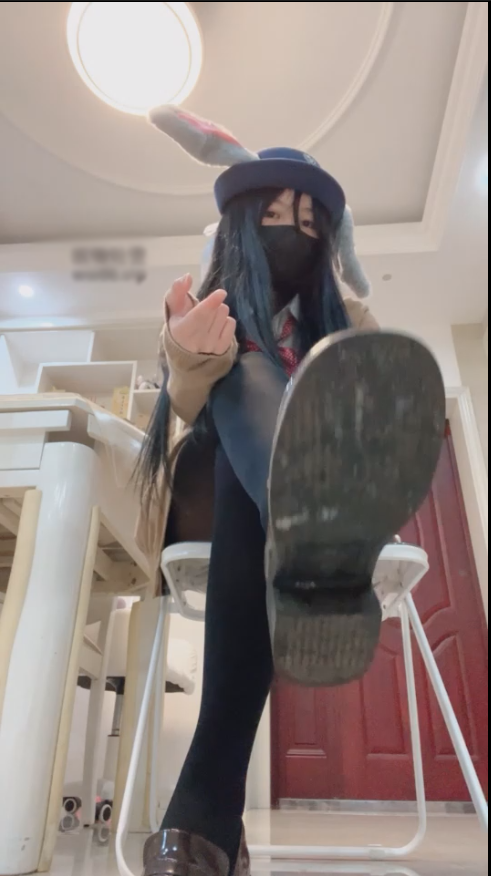 玩物直播砂糖-250116 脏鞋底辱母辱妻【1V】【322MB百度云】