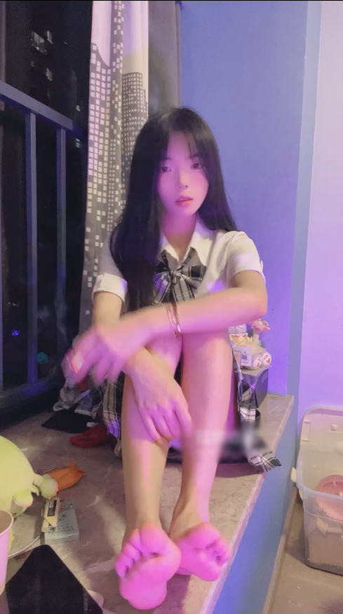 玩物直播丸子 -250823 第一视角 裸足口水炸【1V】【421MB百度云】