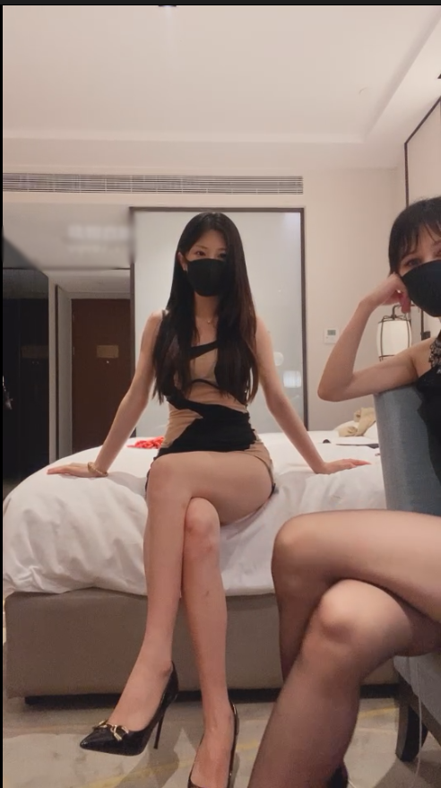 玩物直播粥粥-250719 双S-腿绞窒息-玉足深喉诱惑【2V】【1.19G百度云】
