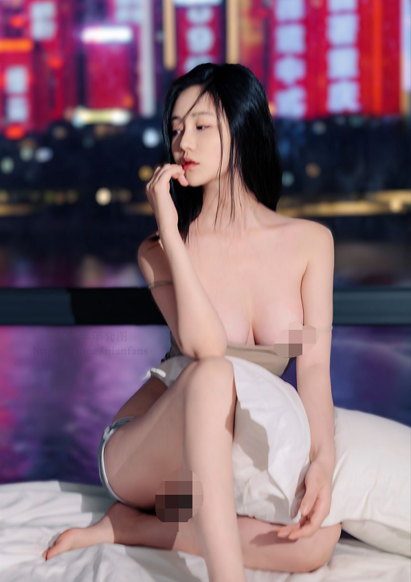 年年ஐ 最新未流出 唯美三套 粉色内衣 运动服 夜色 【141P718M】