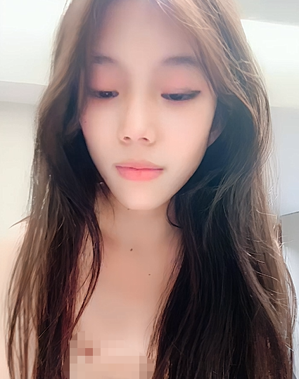 超清纯美女校花下海裸舞【巴拉小妹】看起来毛都没长齐 三点裸舞