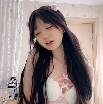 太极品了~这么逆天都下海了【洛丽塔】扣穴了，裸舞啦