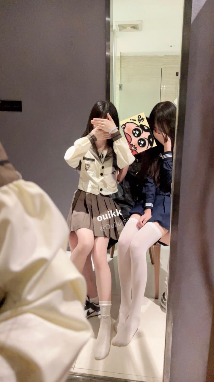 个人收集 ouikk蟾蜍作品 这个逼全是玩极品萝莉穿上制服双飞，有钱真好 视频加图片  570M