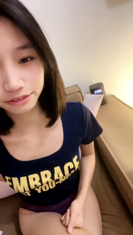 【性感野猫】极品身材 逼毛又长又黑很性感小穴粉嫩 无套啪啪