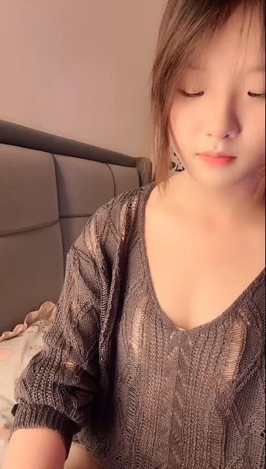 【07十八岁】微胖巨乳小萝莉 刚发育