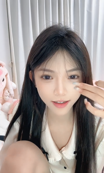 【咪咪酱】气质校花长相甜美