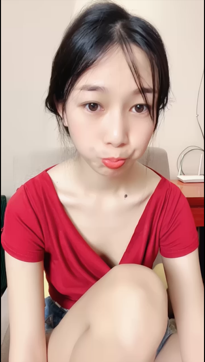 新人推荐【晴雪海棠】直播大秀 开收费房赚生活费
