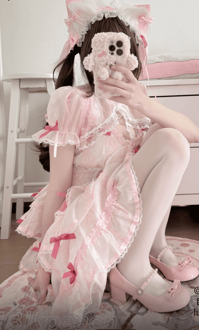 仙仙桃 最新 芭蕾Lolita+粉色Lolita+汉服Cos3套图 pikpak盘 [105p 1v]
