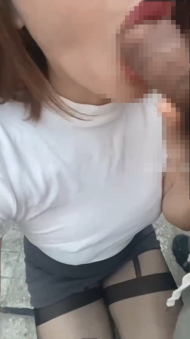 2545 抖音性爱露出女王【叶娇娇】电梯勾引男人在天台做爱，之后回房间足交啪啪