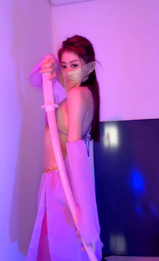 2600 蜜桃馒头喷泉—古风汉服