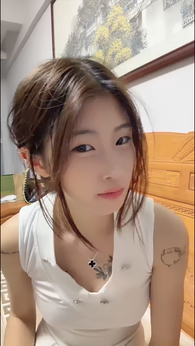 2806 【06年美少女】吊带白丝 小母狗