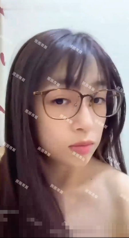 【圈圈】本期直接露脸，和粉丝车震，约单男大学生3P，好刺激