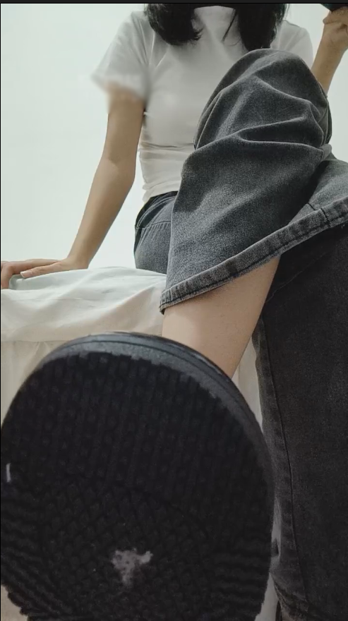 玩物直播杪杪-250919 剧情红绿灯羞辱【1V】【528MB百度云】