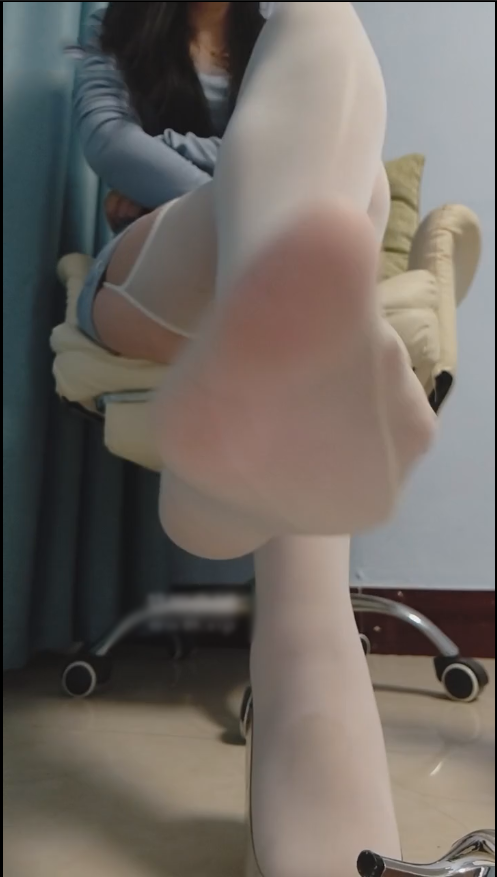玩物直播魔音女主微莱-250919 剧情绿帽聚会群p羞辱调教【1V】【326MB百度云】