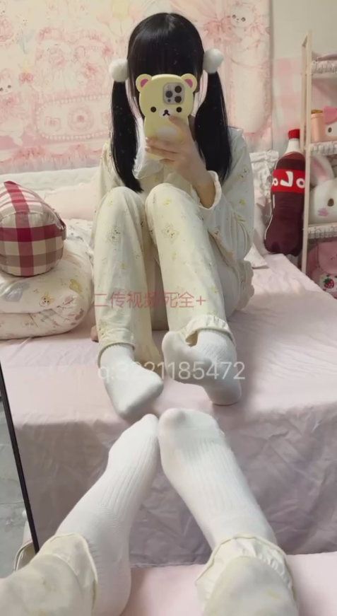 【新-足控】抖音晚安雯-秀足视频【3V】【61.3MB百度云】