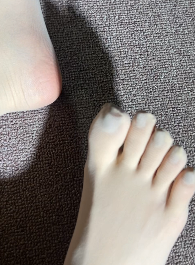 足控-b站骚足 爱丽丝爱丝-高价骚足诱惑福利(2V,738M)