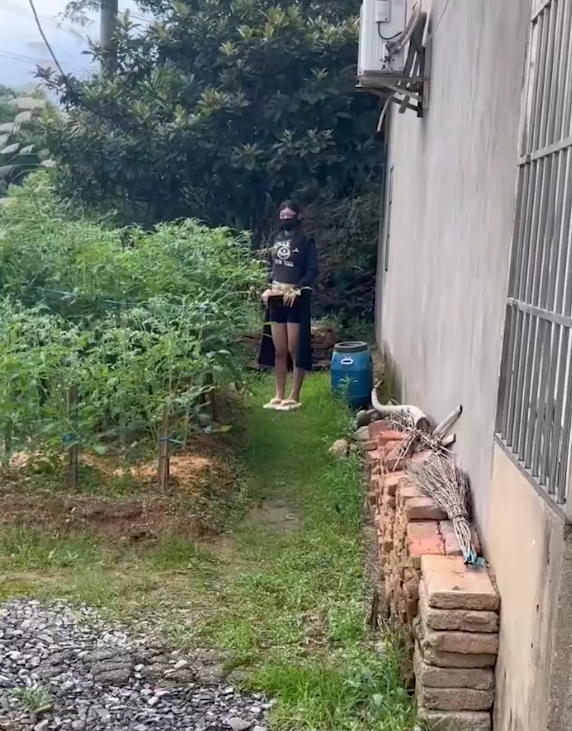 鹿初日记乡村道路裸体出行1v300mb