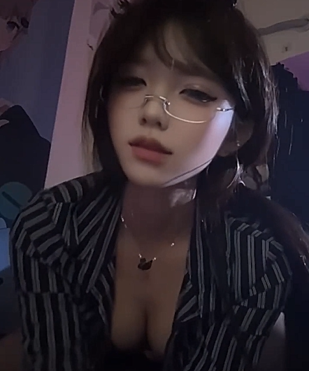 快手颜值反差婊小飞粥情趣丝袜制服淫语诱惑定制私拍