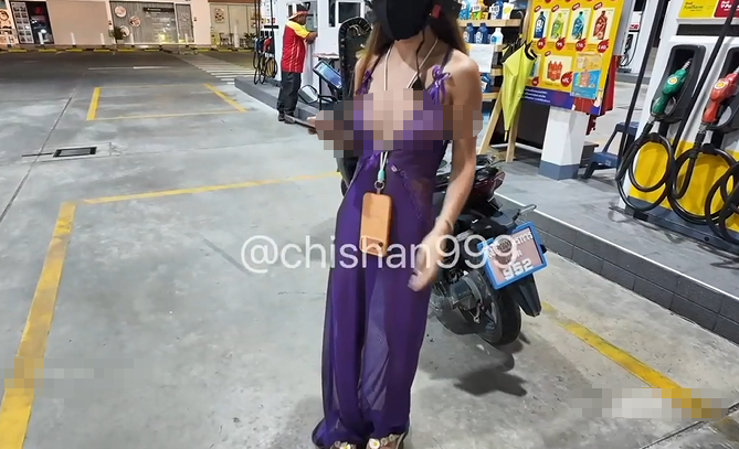 【chishan999池善】，付费群极限人前露出 加油站，深夜的街