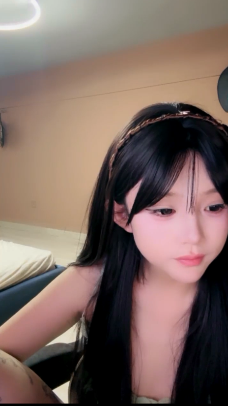 【想养一只小屁】超可爱小萝莉直播