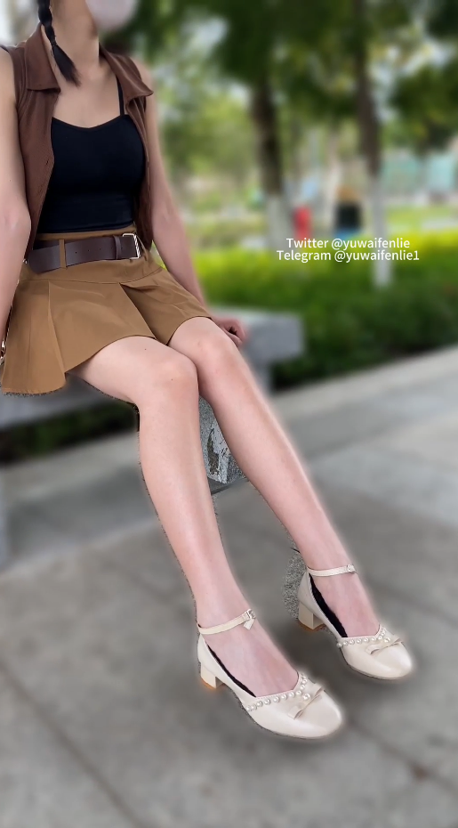 恋足大神【FeetSilk】套路女大学生