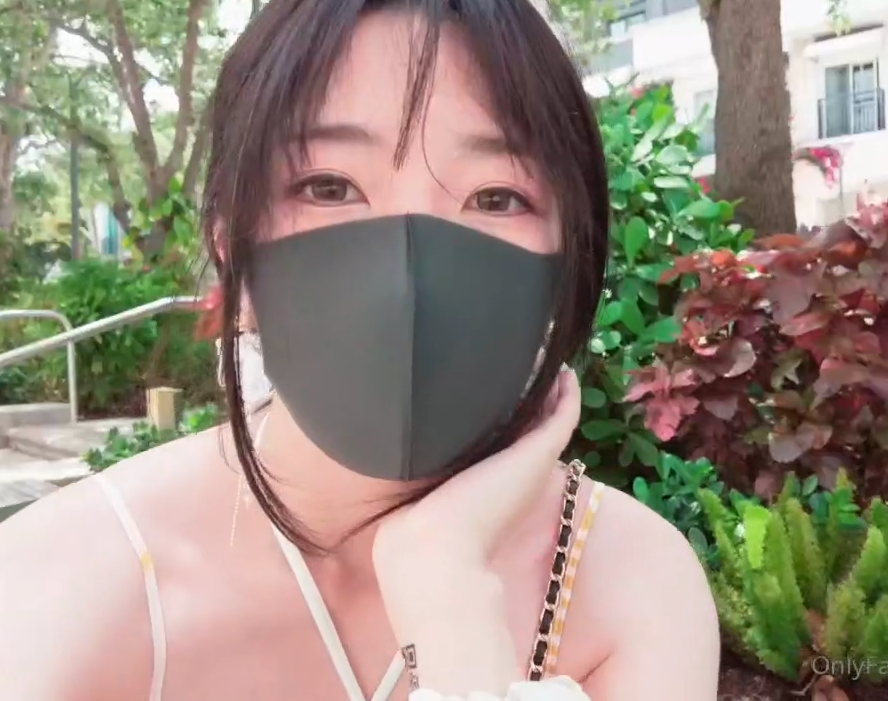 【玩偶姐姐】口穴猛夹肉棒 骚穴被操的都合不上了